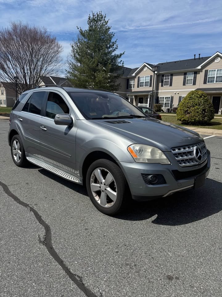 2010 Mercedes-Benz ML 350 4MATIC Sport Utility 4D